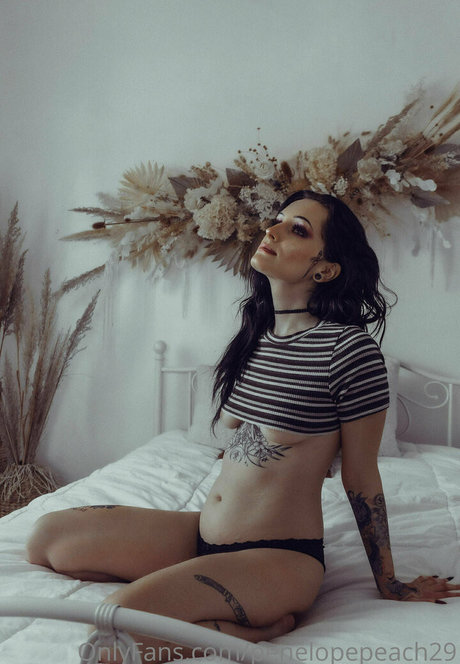 penelopepeach29 star naked image