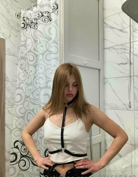 sandrateeny nude star img