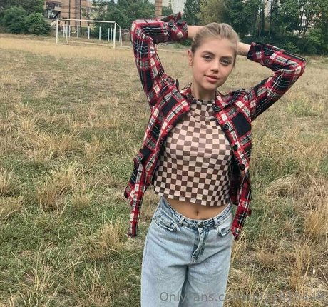 sandrateeny star nudes galleries