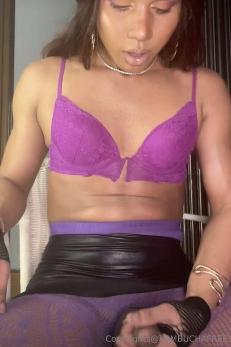 kambuchafree pretty model image