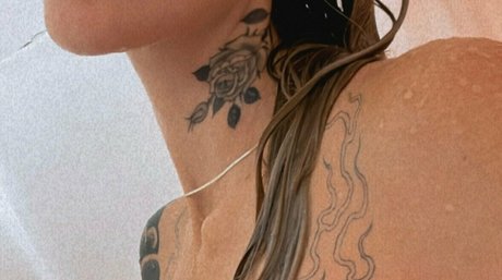 perfect shemale onlyfans porno picture