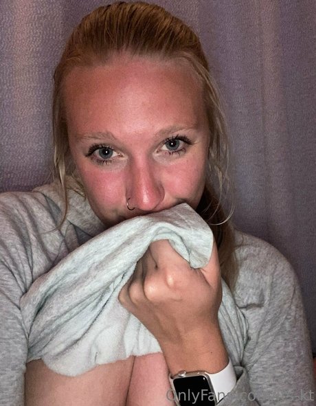 its kt model erotic picture