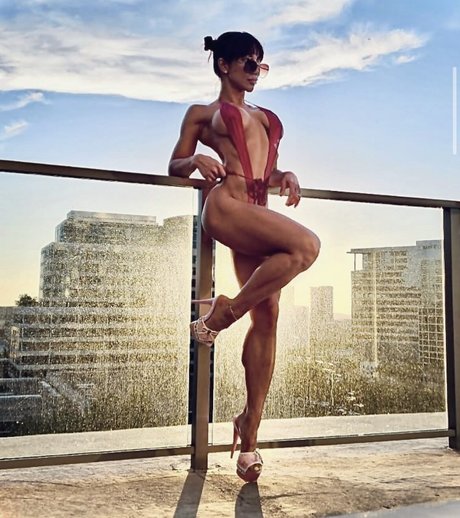 Tina Nguyen top model pic