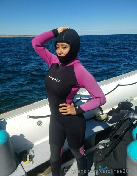 carolinee2000 hot pornstar photos