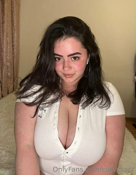 curvylizzz star sex pictures