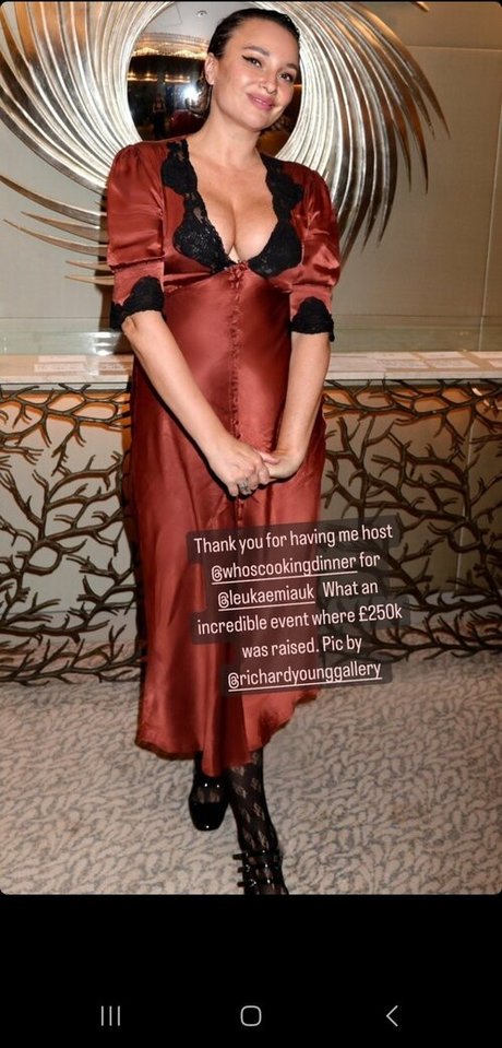 Gizzi Erskine pornstar sexy img