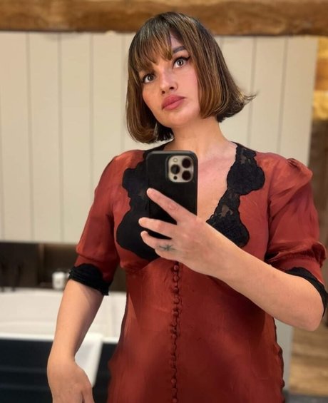 Gizzi Erskine star exclusive image
