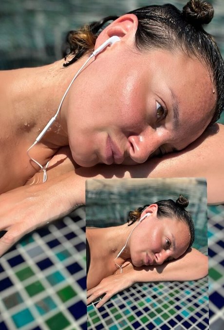 Gizzi Erskine star nude photos