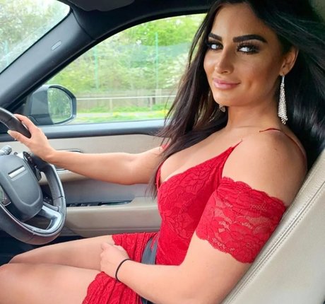 Elieselouise actress photos