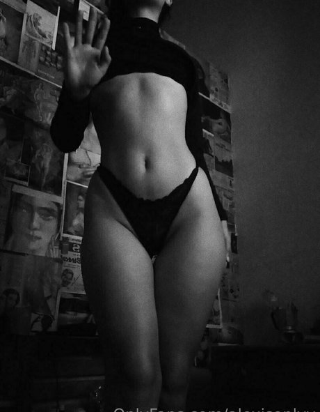 rocioqueen hot pornstar image