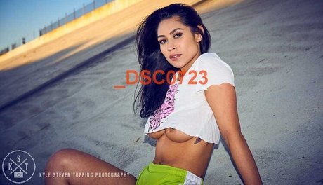 Cassie Steele Quick model image