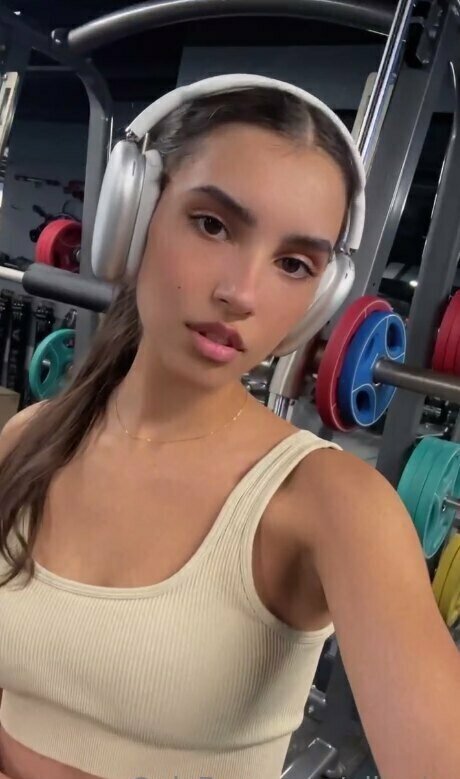 nika la nice actress photo