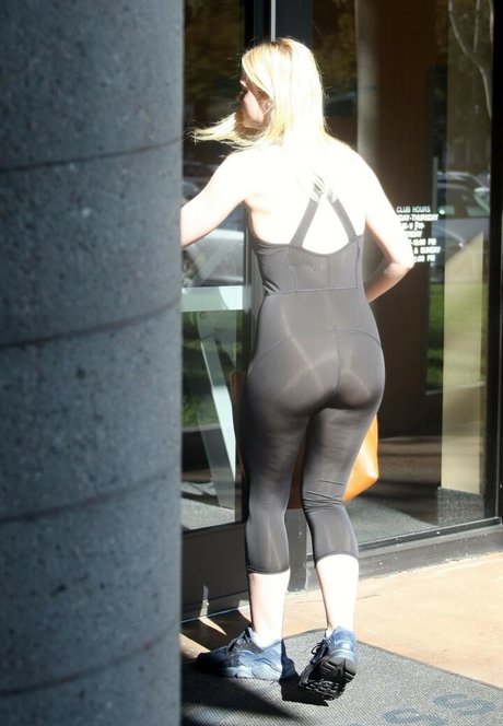 Elle Fanning star erotic img