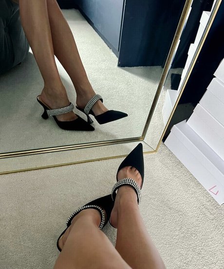 Una Healy free model pics