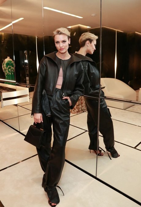 black kitty onlyfans nude image