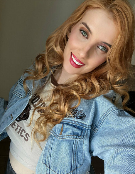 anniechloesworld star art archive