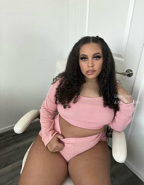 livinwithloren exclusive model pics