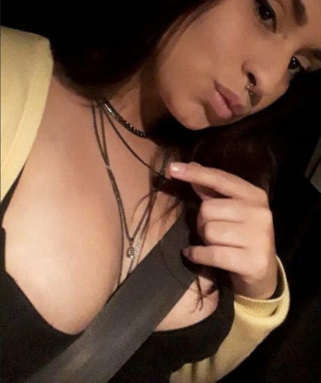 Bruna Junckes sex model img