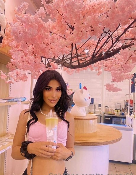 ts avery69 xxx pornstar photos