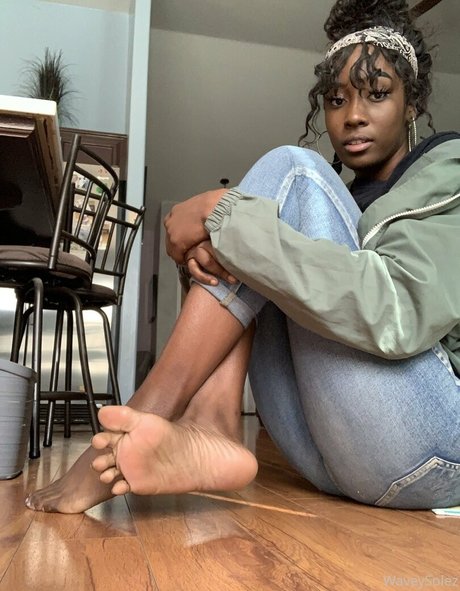 waveysolezz pretty model images