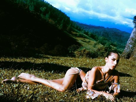 Marina Sena art actress pics