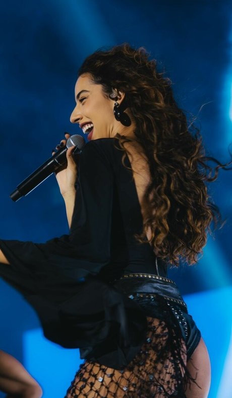 Marina Sena Quick model image