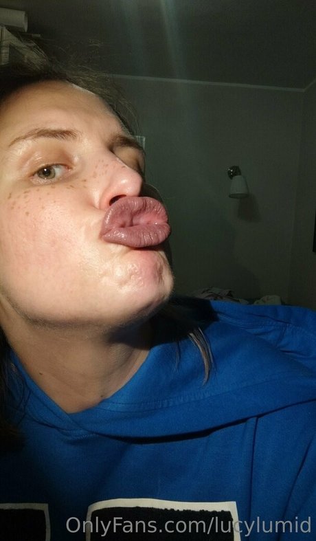 lucylumid pretty actress image