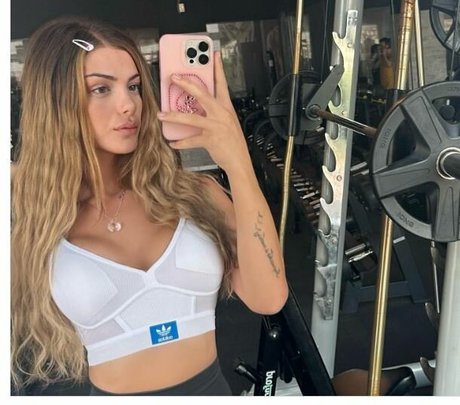 FirstValeriaa model naked archive