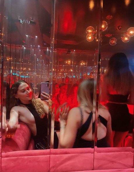 Lilly Breton star porn photo