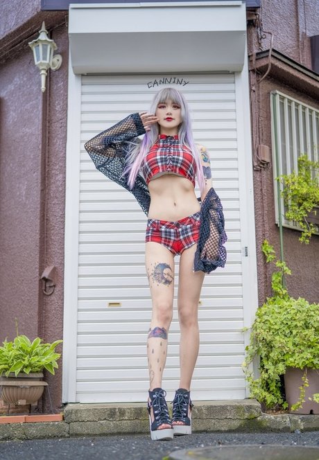 Canniny beautiful model archive