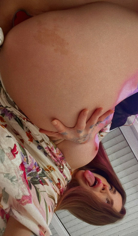 Maru Karv model xxx gallery