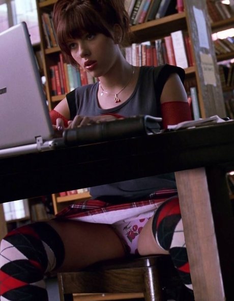 Scarlett Johansson nudes star photo