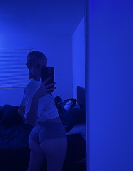 Daisy Delancey star naked picture