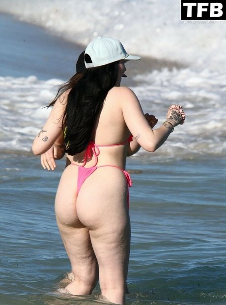 Noah Cyrus xxx actress photo