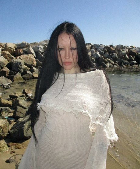 lesbian kissing onlyfans art nude photo