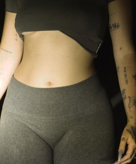 Noah Cyrus high quality star images