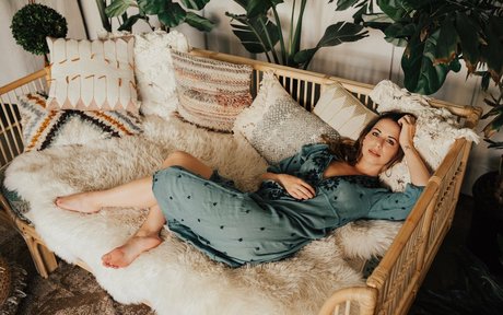 Laura Bailey model pictures