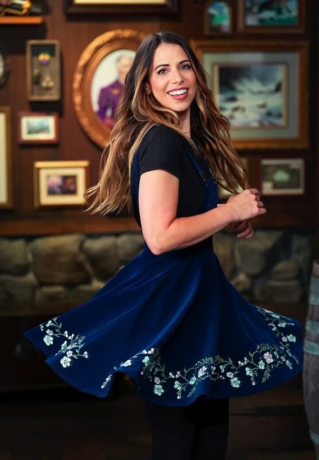 Laura Bailey hd model image