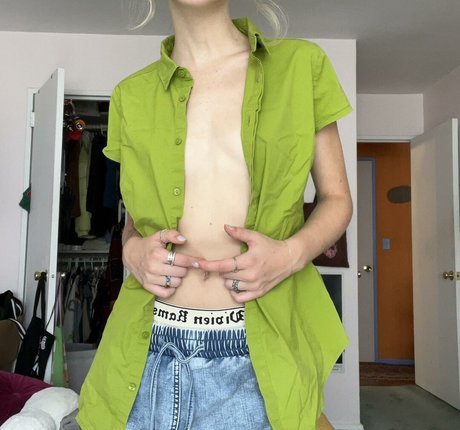 Hadley Nelson beautiful actress picture