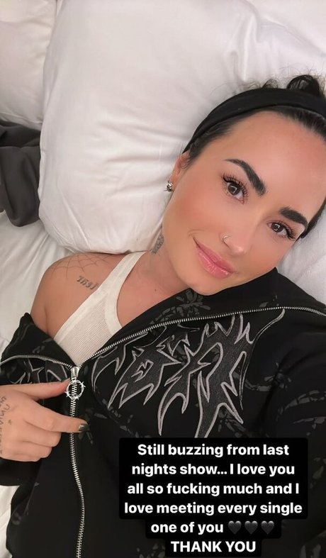 Demi Lovato hot model image