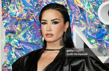 Demi Lovato pretty actress archive