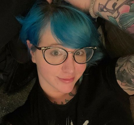 PushingUpRoses pornstar gallery