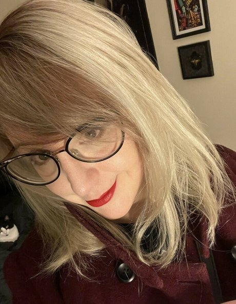 PushingUpRoses nudes pornstar photos