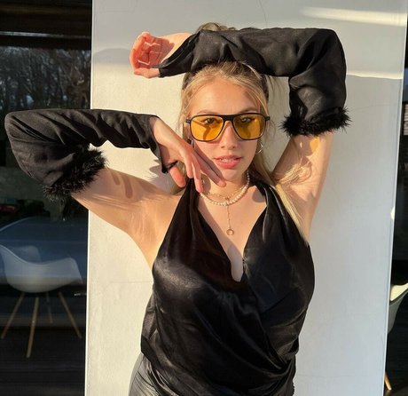 AlaiaJeanneau beautiful actress gallery