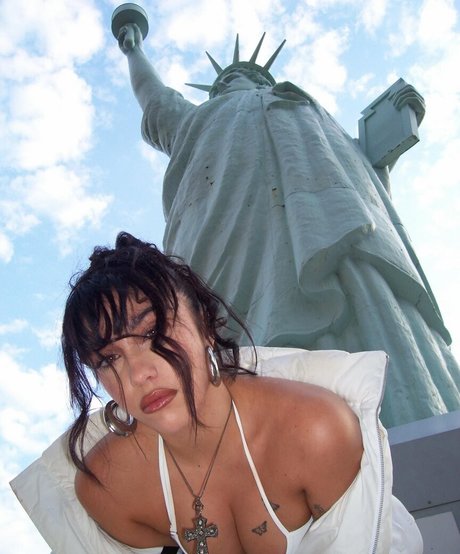 naked pictures onlyfans art naked image