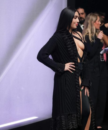 Lourdes Leon Quick model image