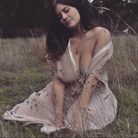 Chloe Maddren star nudes images