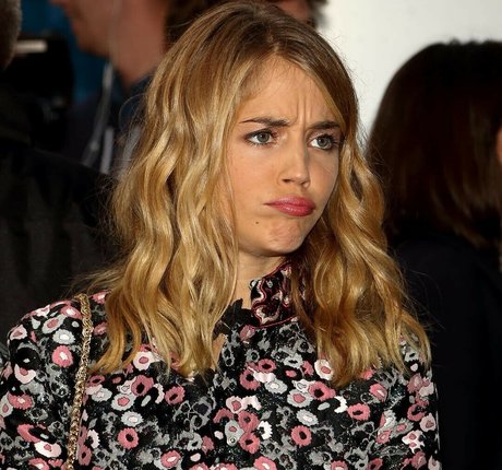 Alice Isaaz star art picture