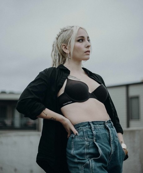 Eliza Grace pornstar naked photos