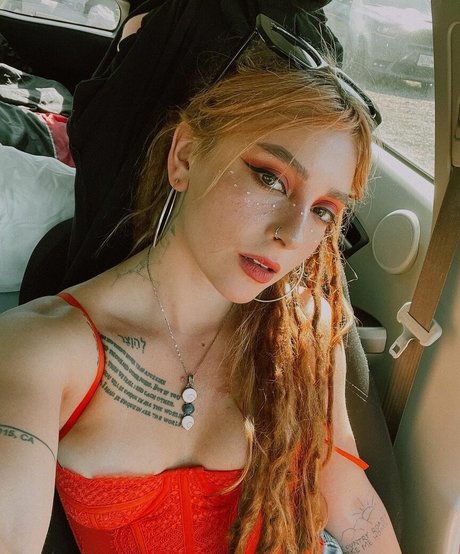 Eliza Grace porn star photo